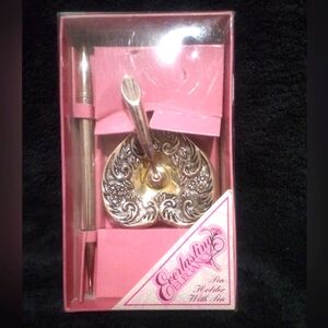 EVERLASTING ELEGANCE PEN HOLDER AND PEN SET - BRAND NEW WITH MINOR BOX WEAR
